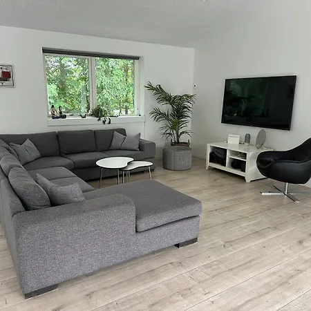 בית נופש Sleep In Close To The S-train *